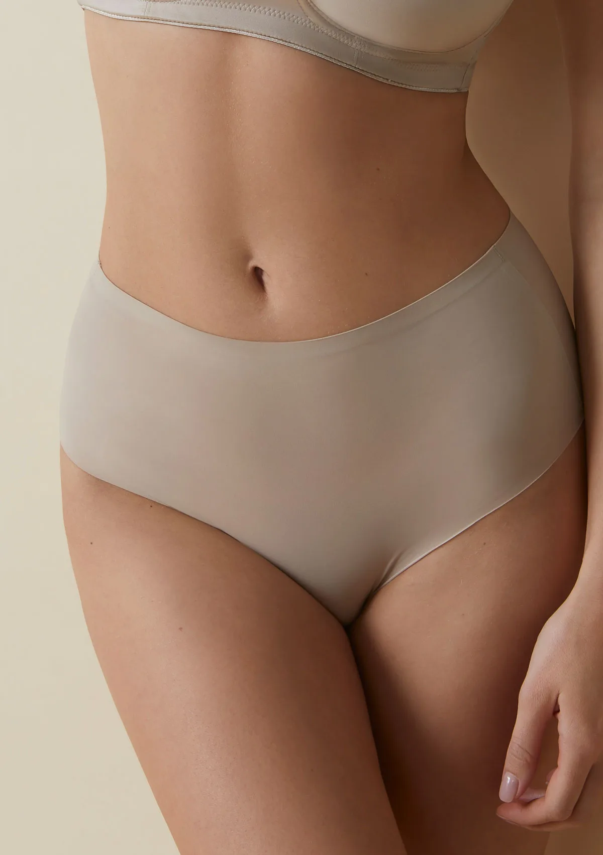 Figi damskie bezszwowe z wysokim stanem 503 Selene beżowe XL TIERRA