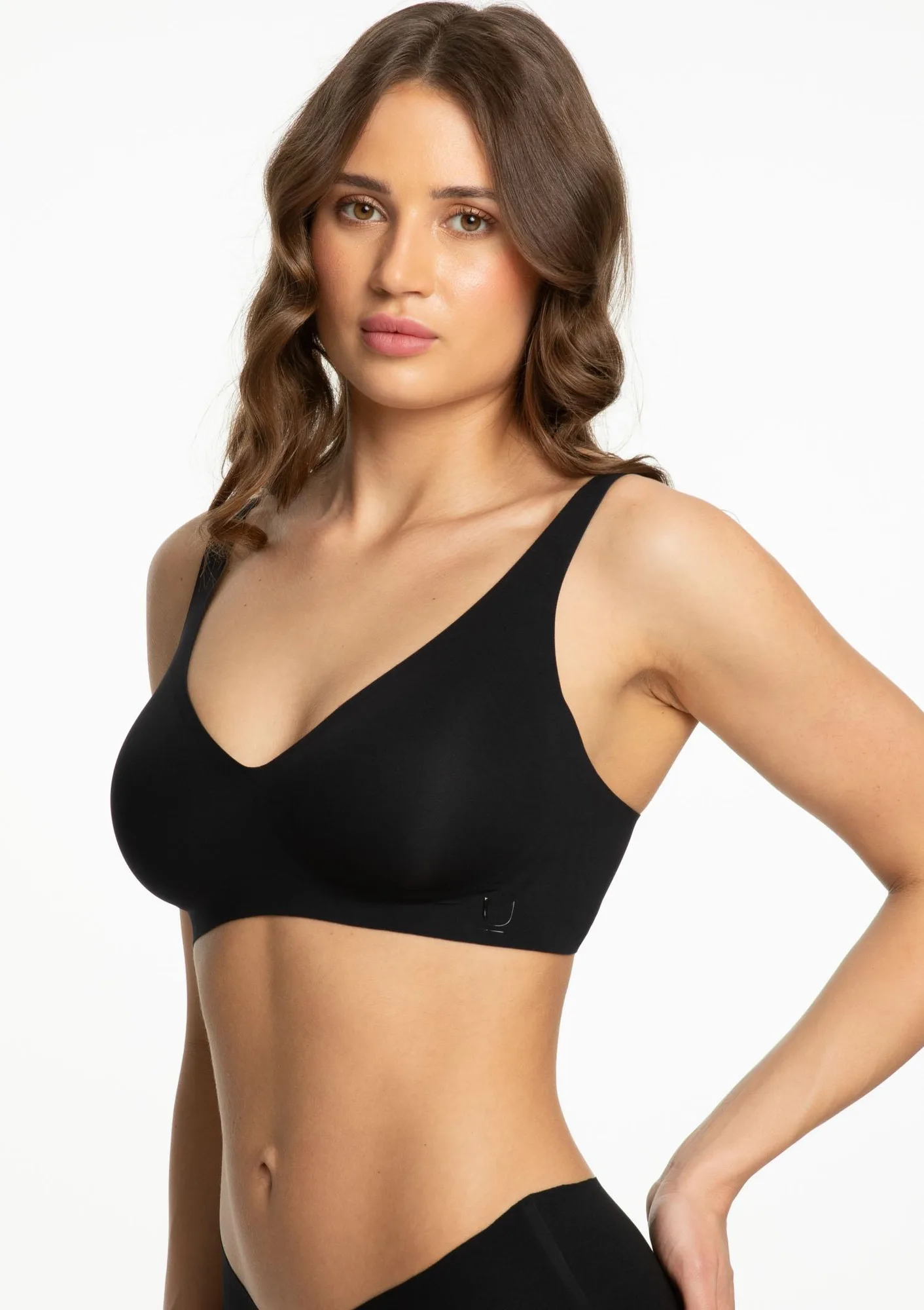 Biustonosz bezszwowy klasyczny z żelowym wypełnieniem 3D Jelly Bra Basic Julimex czarny
