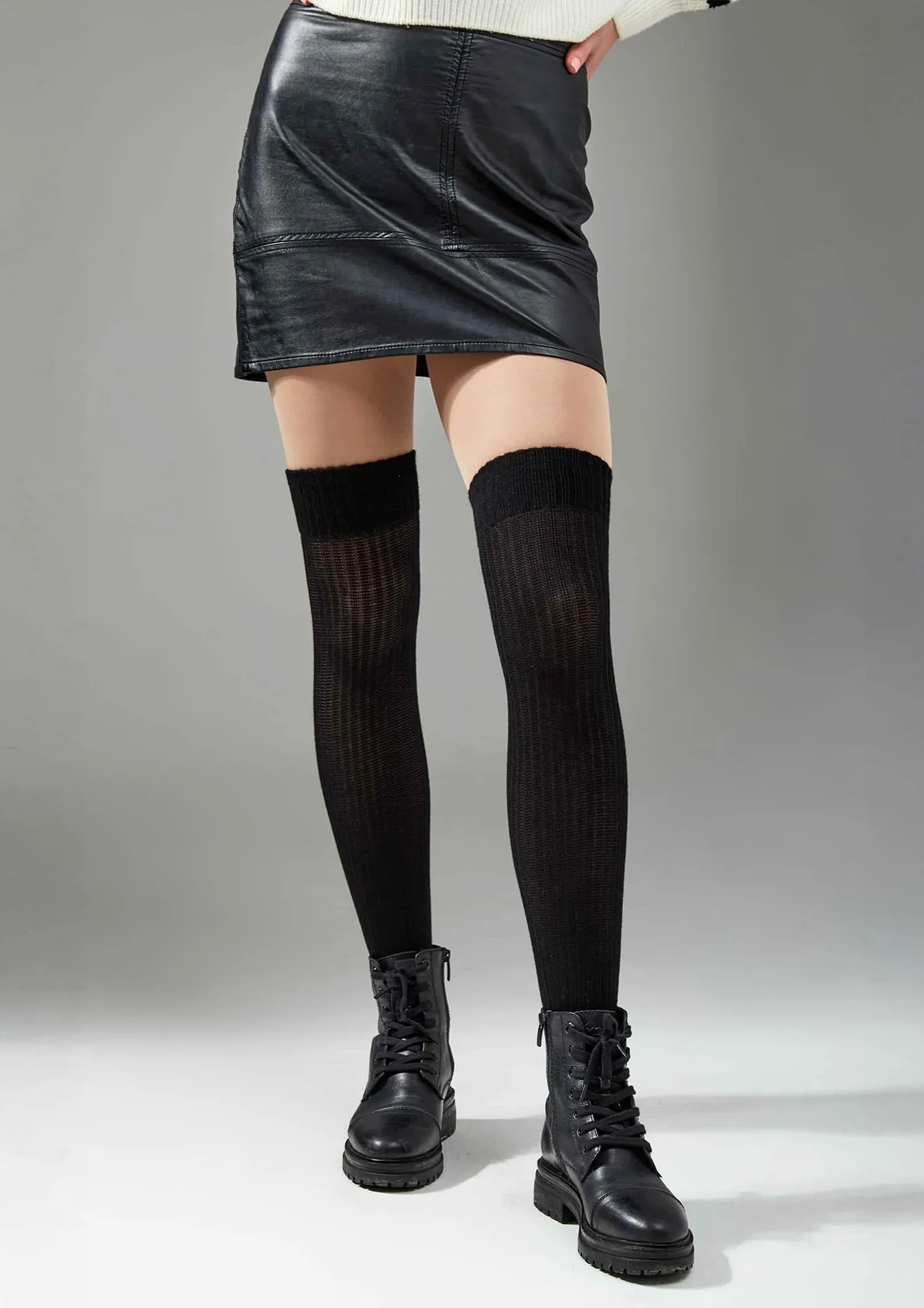 Zakolanówki damskie bawełniane prążkowane czarne L1946 Rib Legs ONE SIZE