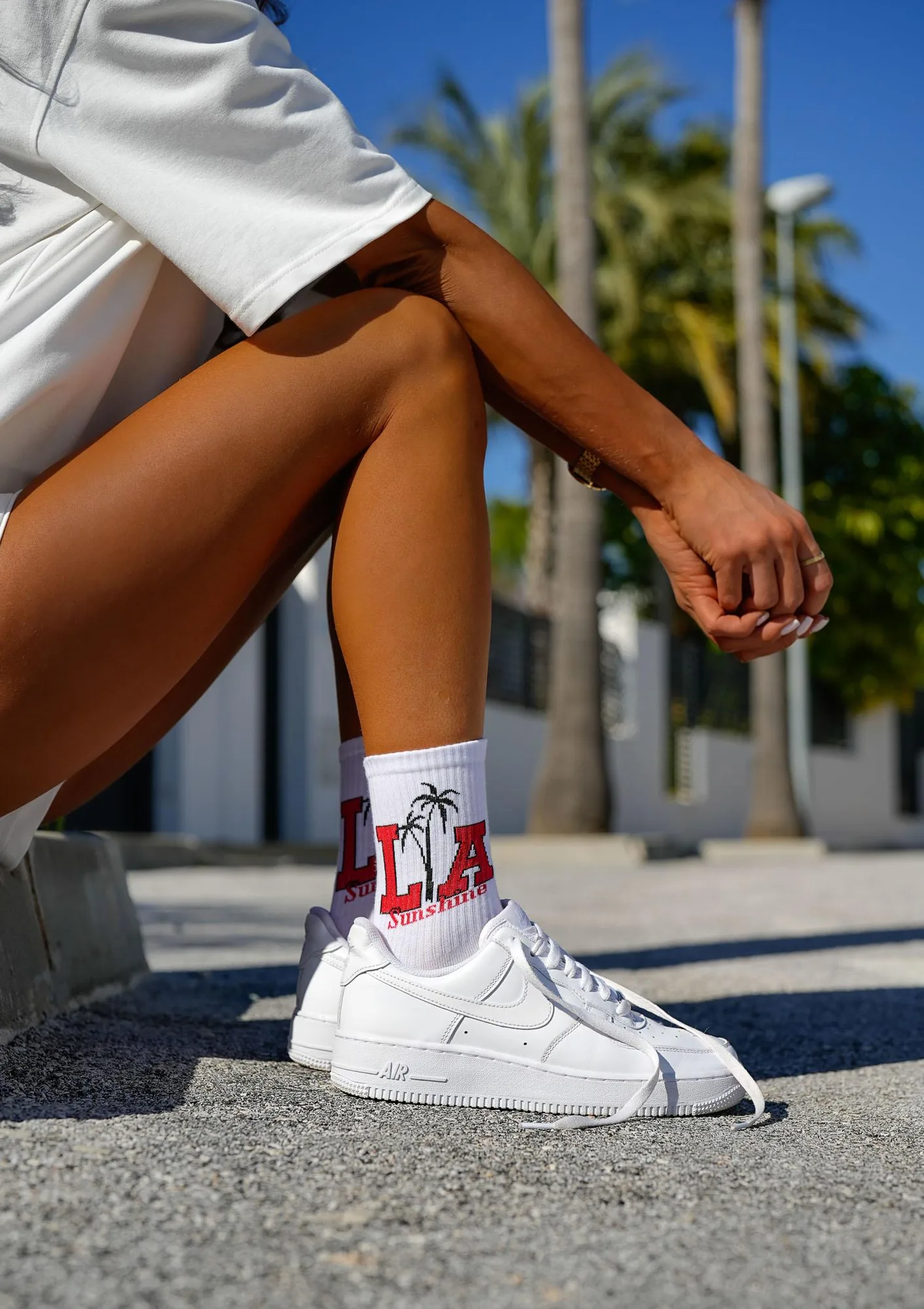 Skarpetki damskie w sportowym stylu z czerwonym napisem LA Sunshine Milena
