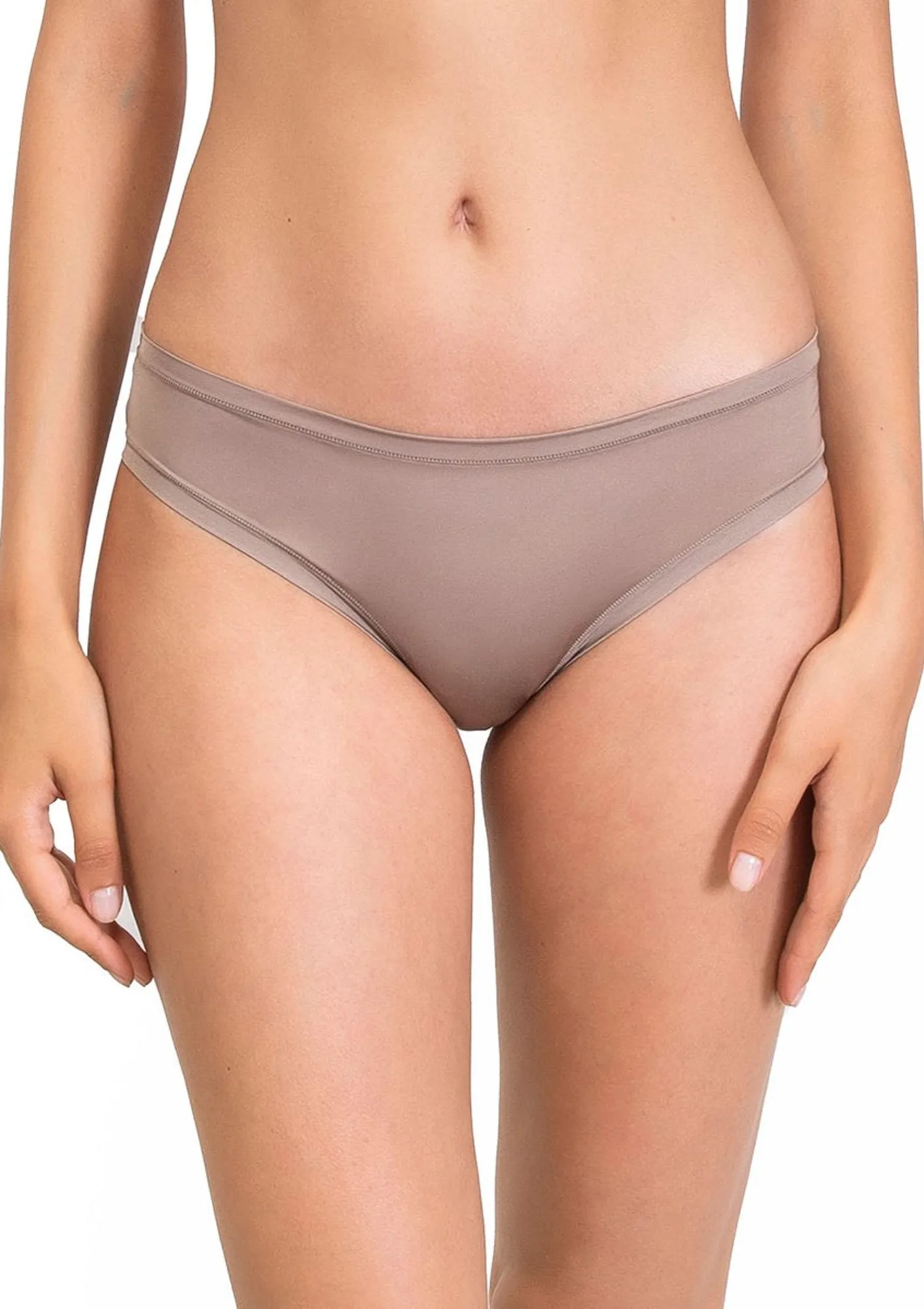 Figi damskie klasyczne z miękkiej gładkiej mikrofibry 1555 Fantastic Dark Beige Sielei