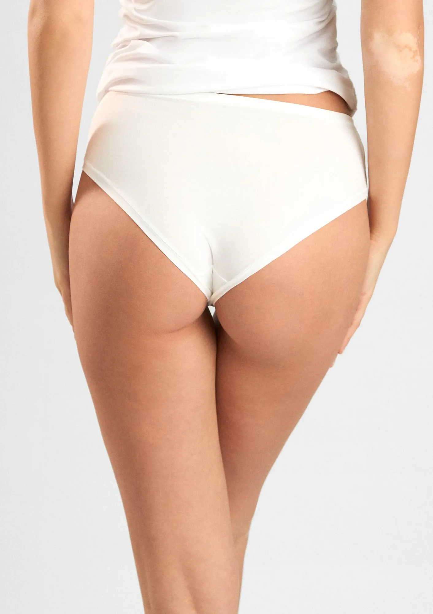 Figi damskie z hipoalergicznej bawełny organicznej wyższy stan białe 1449 Natural Cotton Sielei